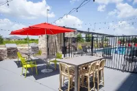 Tru by Hilton Pflugerville - Swimmingpools