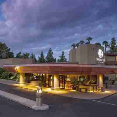 ダブルツリー バイ ヒルトン フェニックス テンピ Hotel Exterior