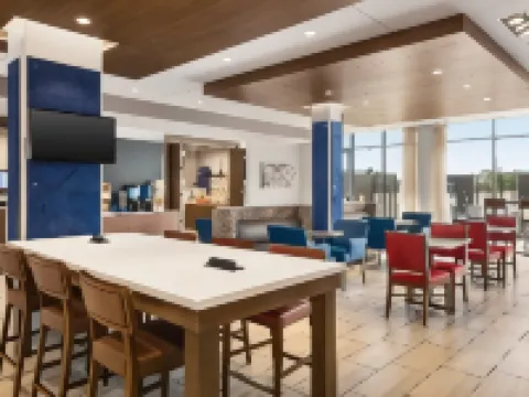 Holiday Inn Express & Suites UKIAH by IHG Hotels in Ukiah