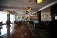 Hotel Starton am Ingolstadt Village Hotels in Lenting