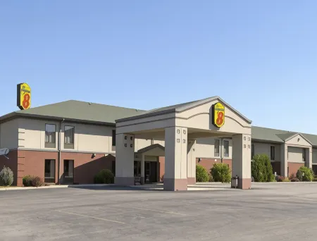 Super 8 by Wyndham Grayson Отели в г. Грейсон