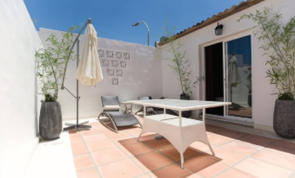 Hospedería Almundo by Alexandra Realty