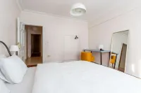 Konforlu ve Modern 2+1 Daire Next to Metro Hotels in Kadikoy