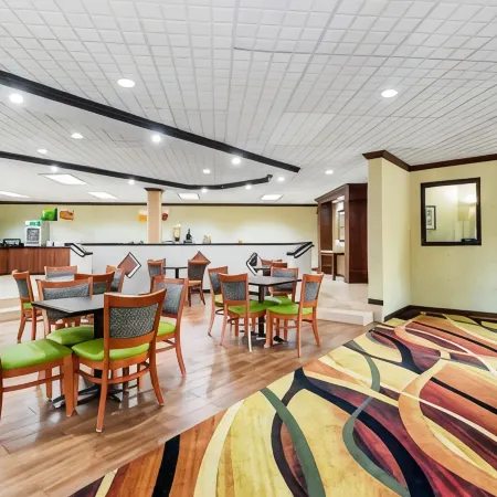 Quality Inn & Suites Civic Center