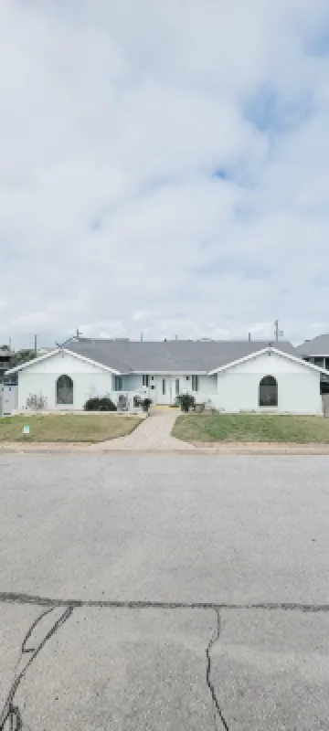 Galveston beach house - 1 block from the beach