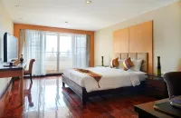 S.M. Grande Residence
