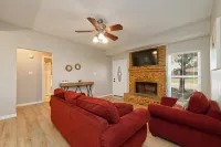 Rex Ranch is a comfortable conveniently located 3 bedroom 2 bath home. - Homestays