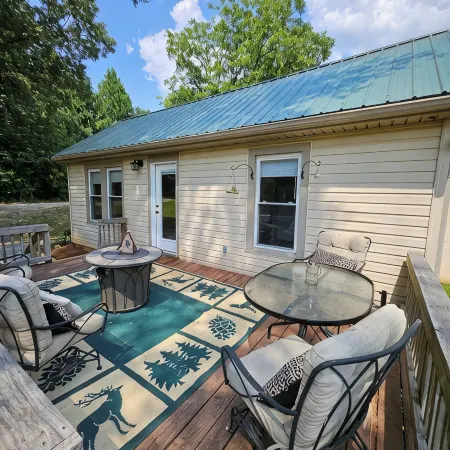 Charming 1-bedroom country getaway in serene Salisbury