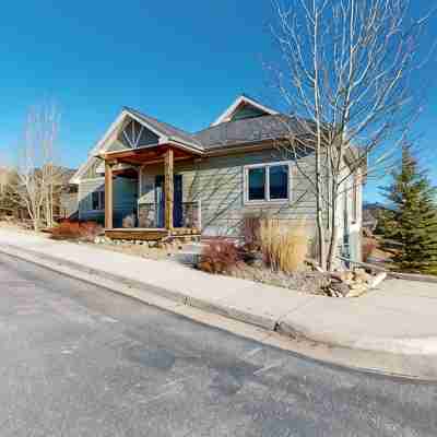 Modern Mountain Retreat/Incredible Mountain Views/Stylish Kitchen/Spotless Hotel Exterior