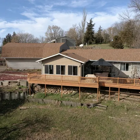 Lewis & Clark Trail Hideaway, SD side /  2 min to the lake / 10 min to Yankton.