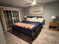Cozy 3-bedroom 3 bathroom condo with AC, WiFi in charming Miller Beach 게리 호텔