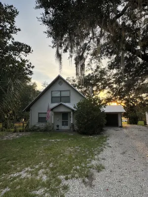 Monkey Business  – Private Lake, Dock, Stunning Views, Close to Gainesville UF - キッチン