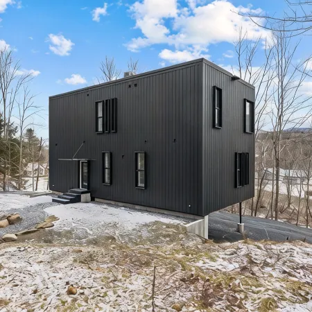 Modern Hideaway Chefs Kitchen & Sauna 15min to Ski