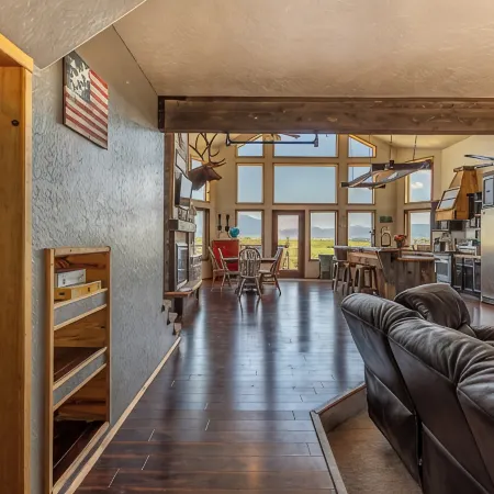 Breathtakingly charming 4-bedroom house with WiFi in Charlo.