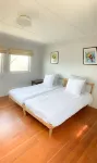 Beautiful spacious beach house located on a private beach surrounded by nature. - Homestays