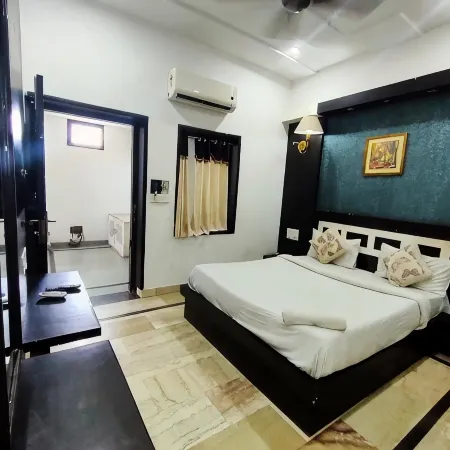 Hotel Laxman Resort by the Golden Taj Group &Hotels