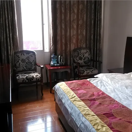 Shidian Jinrui Hotel