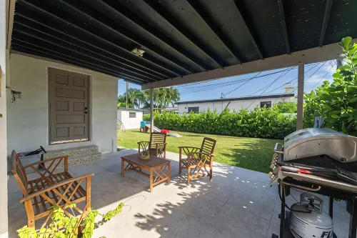 Charming Family Retreat in Miami: 10 Min from Miami International Airport