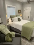 Cozy Stylish Executive Studio, Great Downtown Pascagoula Location