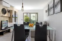 Apt. Franca, near the beach. 300 m, Pool, Wifi, A/C Terrasse and private garden