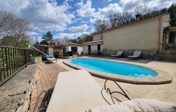 Family Home with Jacuzzi, Swimming Pool and Gym