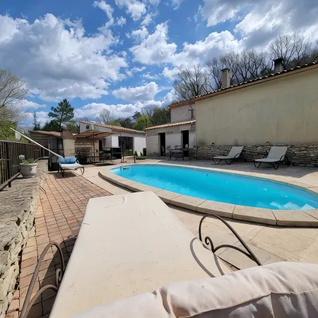 Family Home with Jacuzzi, Swimming Pool and Gym