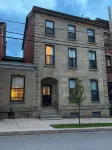 Suite stay in Uptown Saint John! Sleeps 12 TD Station & Aquatic Centre 5min walk - 2 tähden