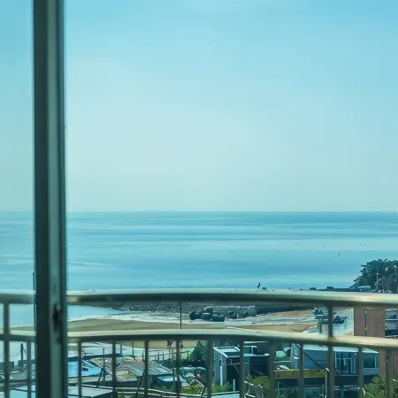 BEACH HILL VIEW