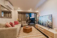 Triple Treat on Fitzgerald - Your 3-BR Getaway - วิลล่า