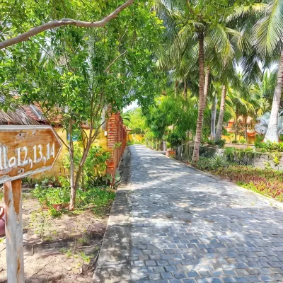 Full Moon Village Resort Отели рядом с достопримечательностью «Красные песчаные дюны»