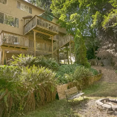 Oregon Jade Lodging
