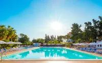 Hotel Kalura - Pools