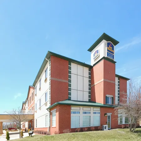 Best Western Plus des Moines West Inn Suites Отели в г. Клайв