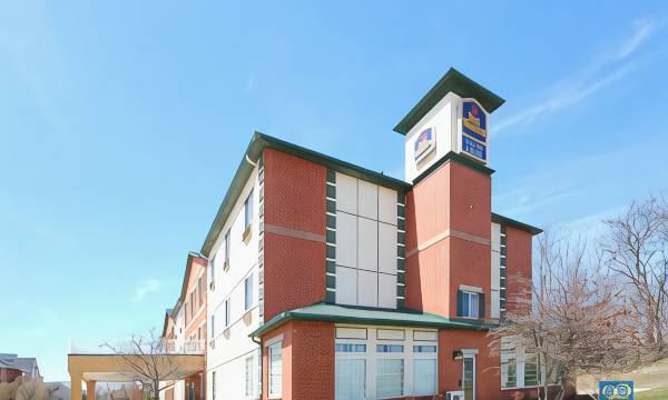 Best Western Plus des Moines West Inn Suites