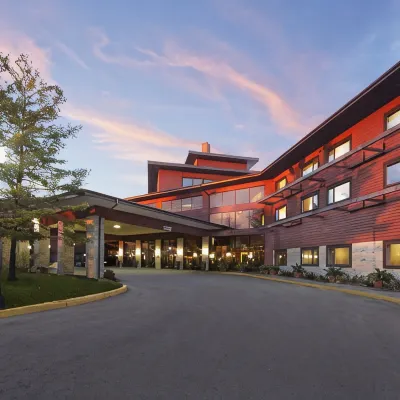 Oneida Casino Hotel Hotels near Ashwaubenon
