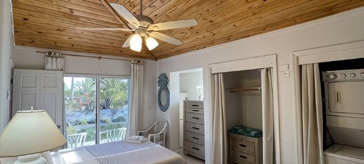 Wonderful 2 Bedroom 2 Bath Ocean Villa just quick walk from Treasure Cay Beach! Hotels in Great Abaco