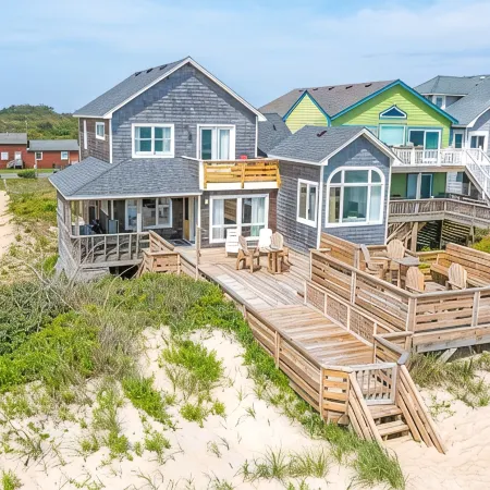 Oceanfront 5 bedroom in Nags Head, NC Outer Banks. Art lovers home.