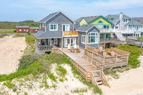 Oceanfront 5 bedroom in Nags Head, NC Outer Banks. Art lovers home.
