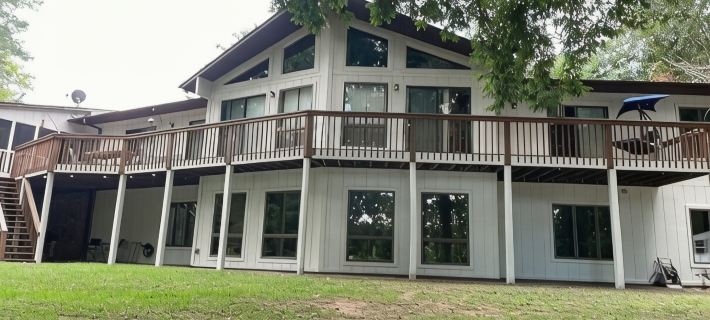 What a family lake house should be! Natural Beauty w/ space for each to enjoy!!! Hotels in Oconee County