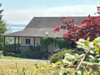 Oceanview Escape | Hot Tub, Firepit & Dog Friendly - Bungalows