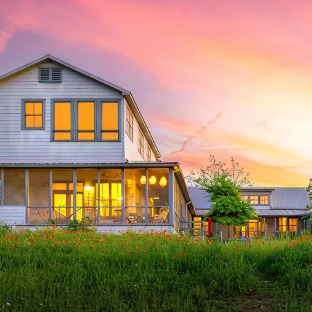 Castroville Riverfront Cottage - Fire Pit, 3 Bedroom, Screen Porch, Kid Friendly