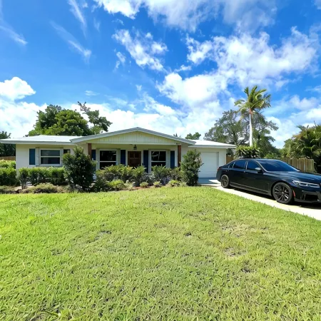 Cozy and comfortable two bedroom home that is perfect for your stay in Jensen!