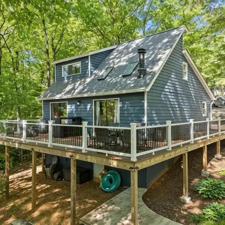 Lake Hartwell house, family friendly near Clemson.