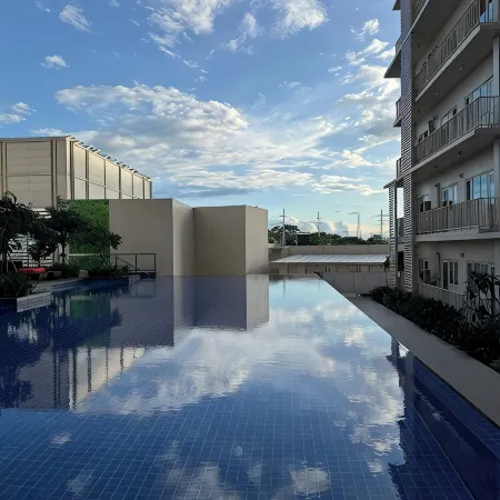 New 1BR Condo Near Venice Canal & BGC w/ Balcony