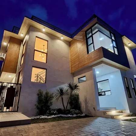 TJM Hot Spring Villa 1, a spacious 5-bedroom, with WiFi, AC in serene Los Baños