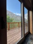 Tranquil 3-bedroom Cabin on Carson River in Markleeville