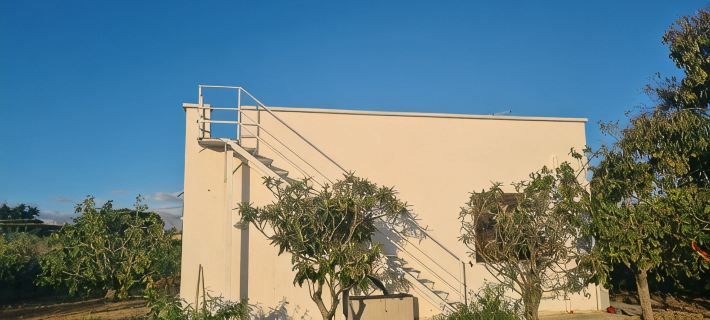 Detached villa less than 1Km from the beach of Balestrate Hotele w: Balestrate