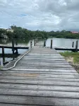 Charming waterfront 2 bedroom with bonus room that sleeps 8 in scenic Cedar Key