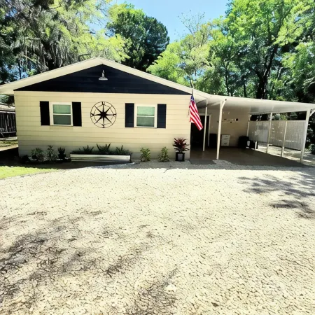 Withlacoochee River, 2/2,pet friendly, sleeps 6, fishing, scalloping, boating. Отели в г. Инглис