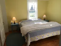1850s Farm House - Minutes from Acadia, Lamoine Beach, and Lamoine State Park - Homestays